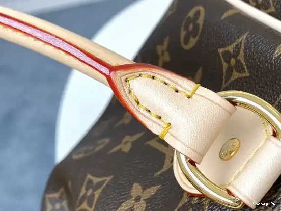 LOUIS VUITTON TIVOLI 0525